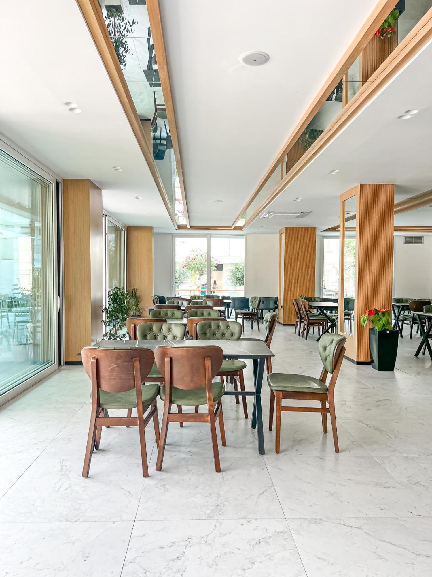 Fafa Aqua Blue Hotel โกเลม ภายนอก รูปภาพ
